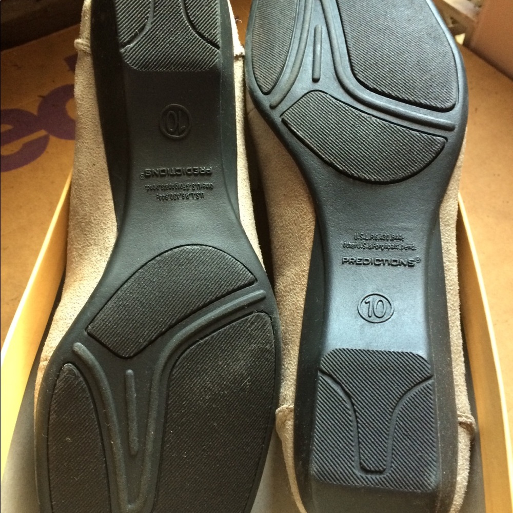 Tan loafers. Brand new size 10 - Picture 3 of 3